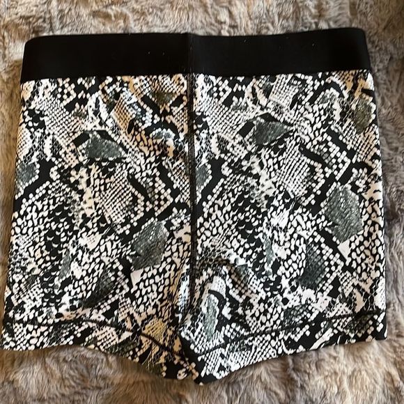 Nike spandex shorts - Picture 4 of 4